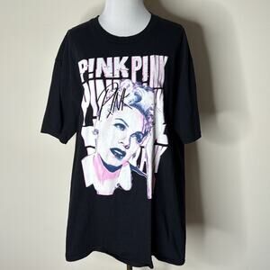 Pink Summer 2017 Black and White Concert Tee